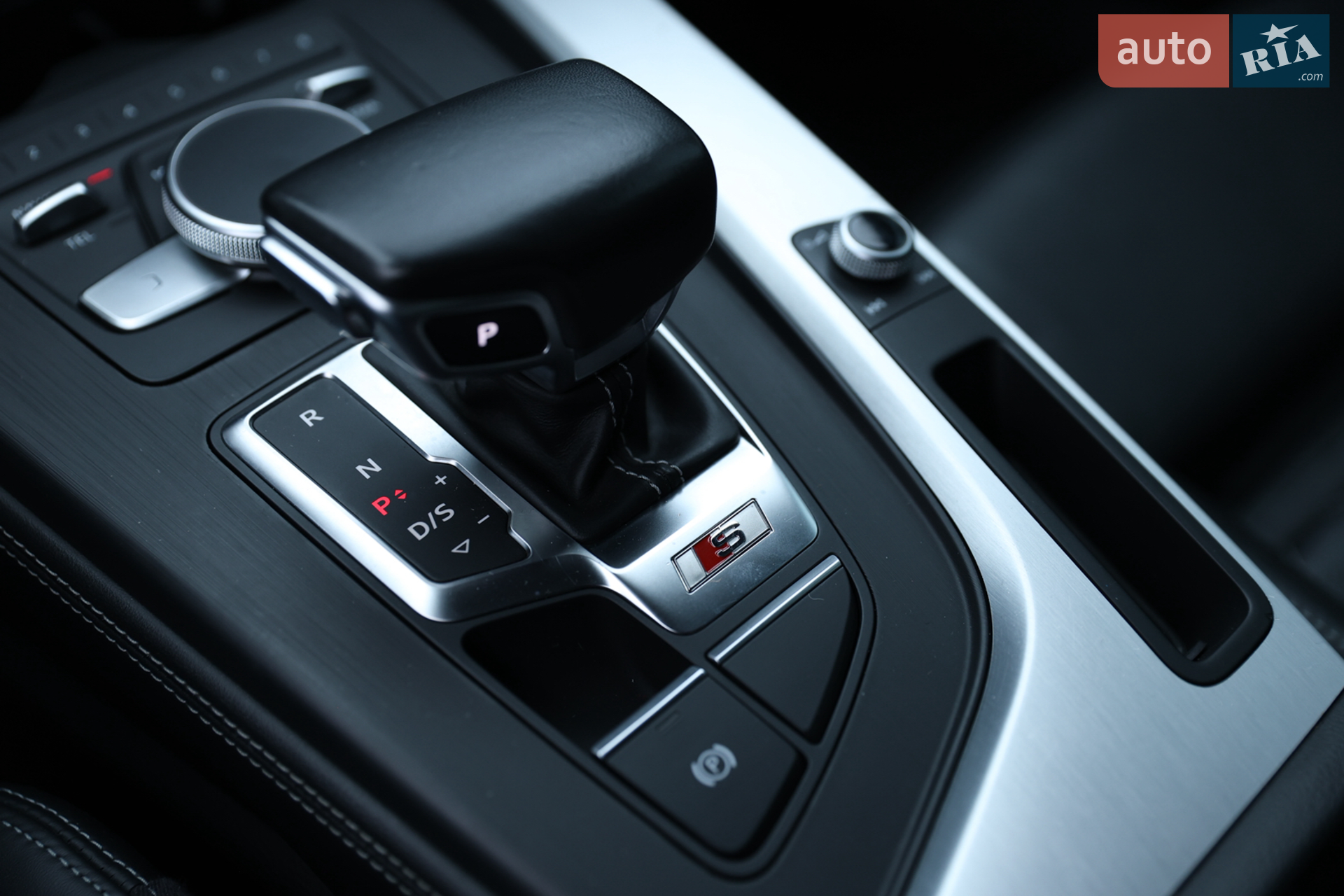 2017 Audi S4 - мініатюра 32