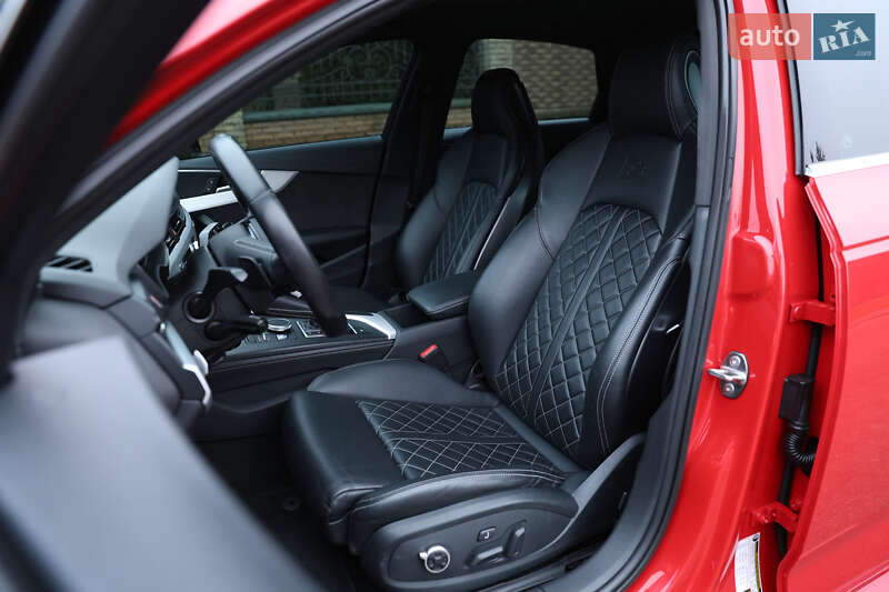 Седан Audi S4 2017 в Луцке