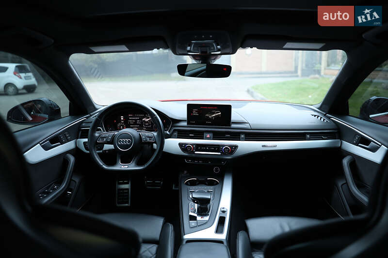 Седан Audi S4 2017 в Луцке