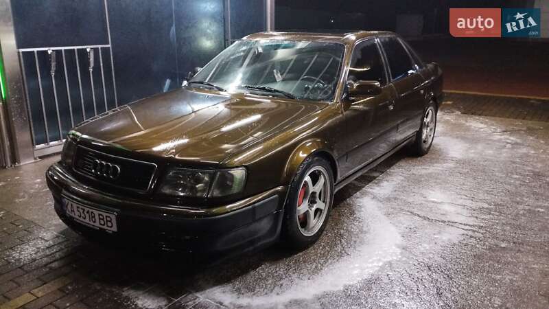 Седан Audi S4 1992 в Киеве