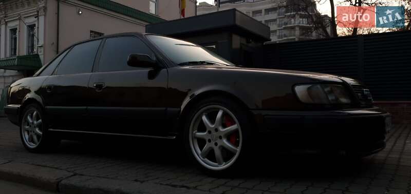 Седан Audi S4 1992 в Киеве