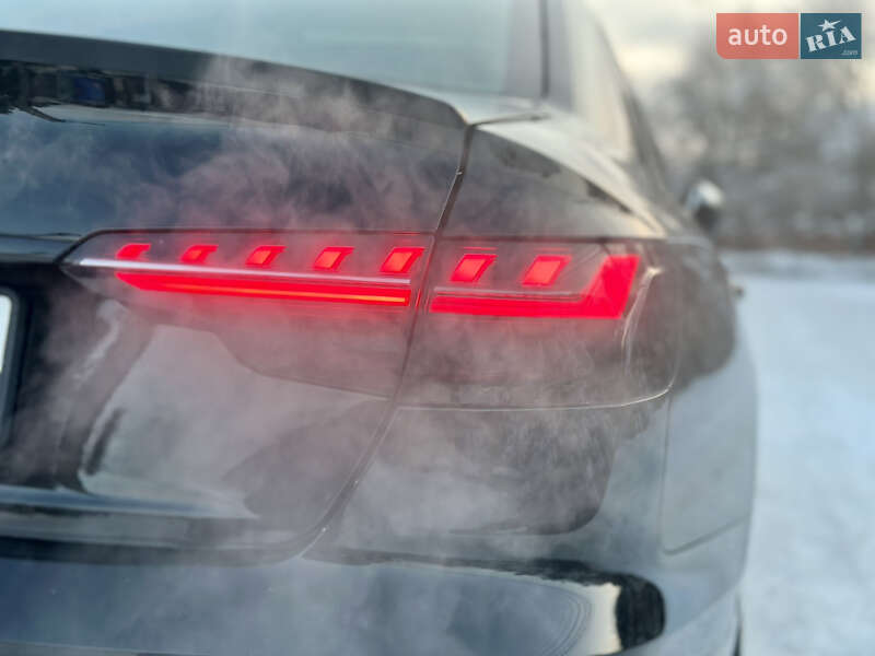 Седан Audi S4 2019 в Киеве