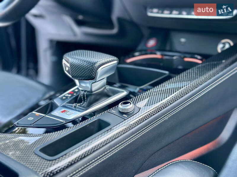 Седан Audi S4 2019 в Киеве