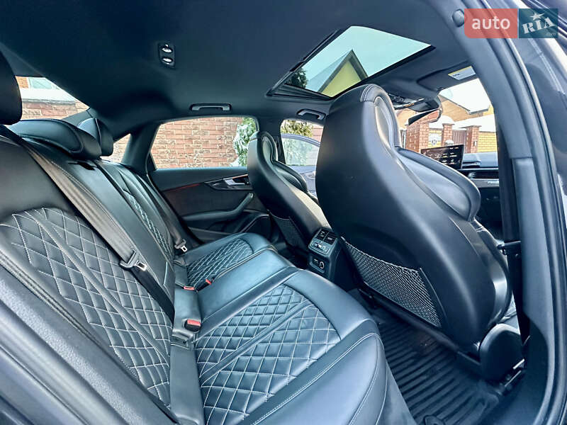 Седан Audi S4 2019 в Киеве