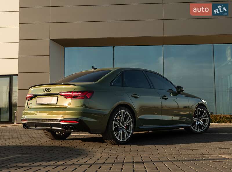 Седан Audi S4 2023 в Днепре