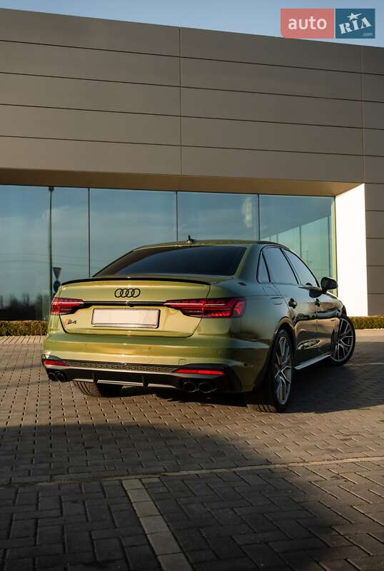 Седан Audi S4 2023 в Днепре