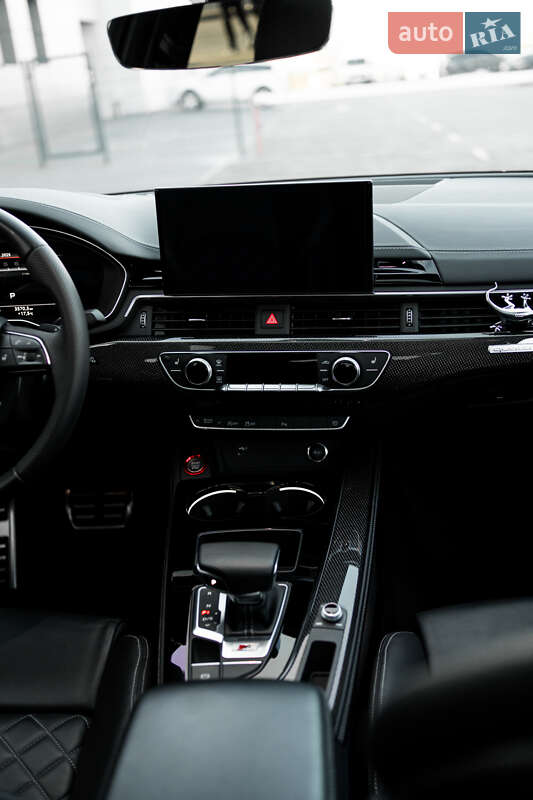 Седан Audi S4 2023 в Днепре