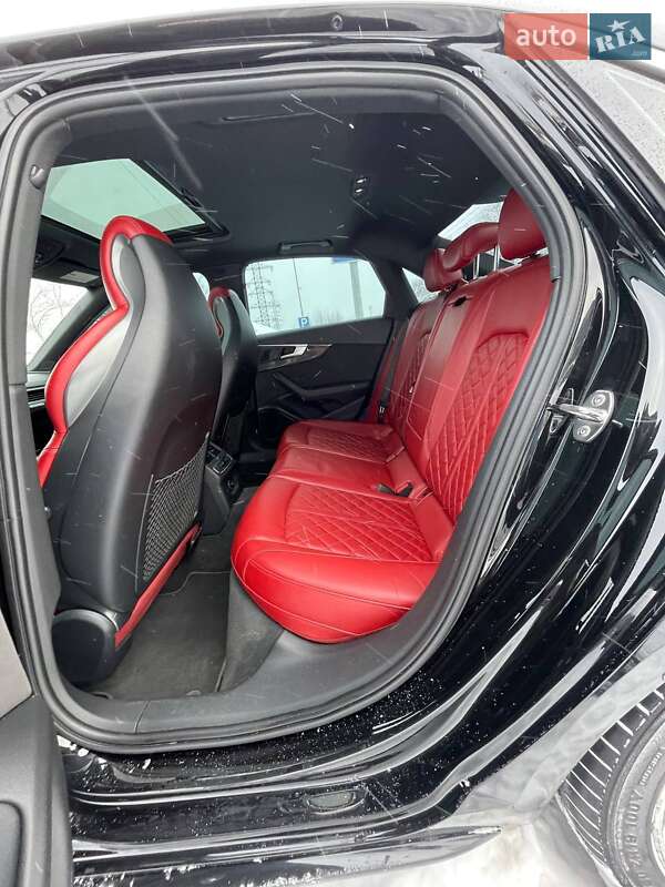Седан Audi S4 2017 в Львове