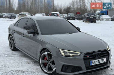 Седан Audi S4 2018 в Киеве