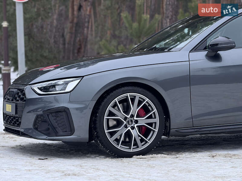 Седан Audi S4 2022 в Киеве