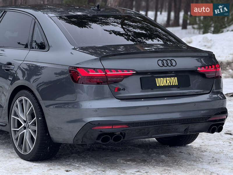 Седан Audi S4 2022 в Киеве