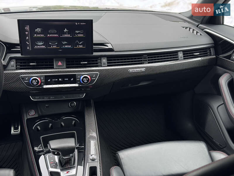 Седан Audi S4 2022 в Киеве