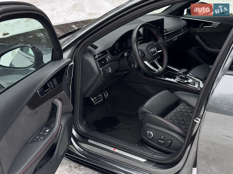 Седан Audi S4 2022 в Киеве
