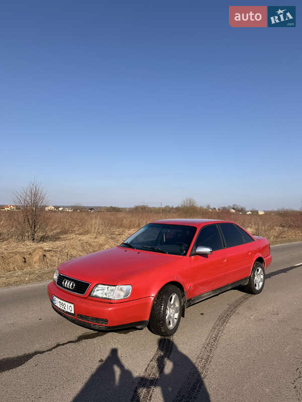 Седан Audi S4 1992 в Львове