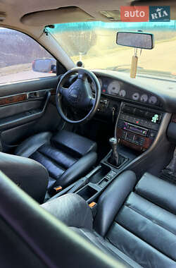 Седан Audi S4 1992 в Львове
