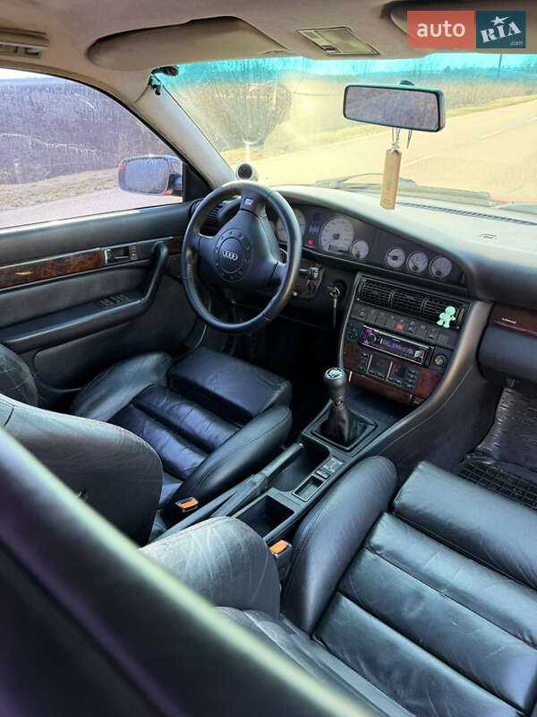 Седан Audi S4 1992 в Львове
