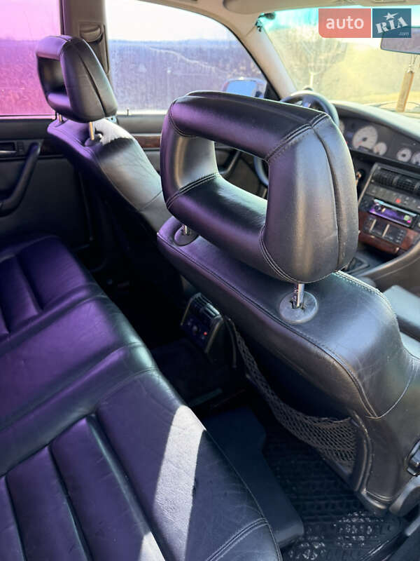 Седан Audi S4 1992 в Львове