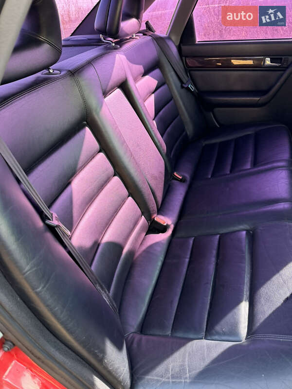 Седан Audi S4 1992 в Львове