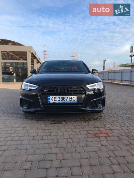 Седан Audi S4 2018 в Кривому Розі