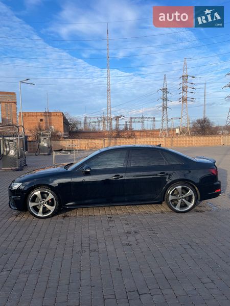 Седан Audi S4 2018 в Кривому Розі