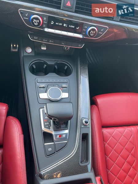 Седан Audi S4 2018 в Кривому Розі