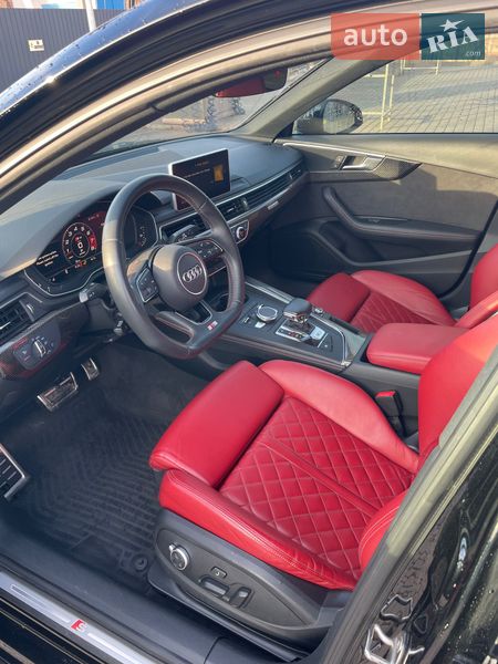 Седан Audi S4 2018 в Кривому Розі