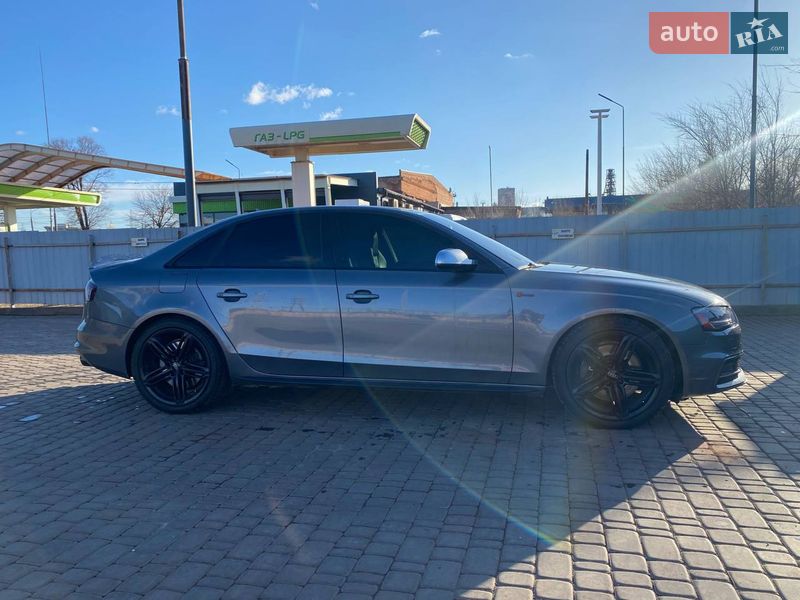 Седан Audi S4 2013 в Кривому Розі