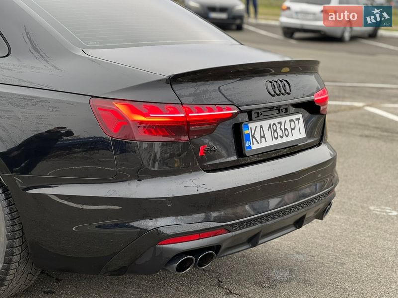 Седан Audi S4 2022 в Киеве