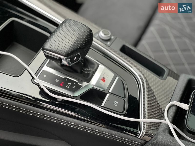 Седан Audi S4 2022 в Киеве