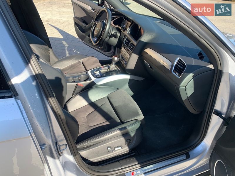 Седан Audi S4 2014 в Львове