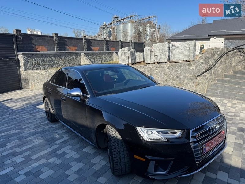 Седан Audi S4 2018 в Днепре
