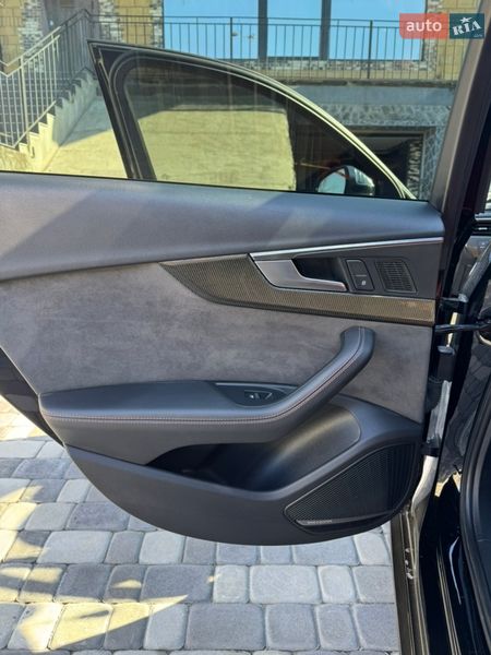 Седан Audi S4 2018 в Днепре