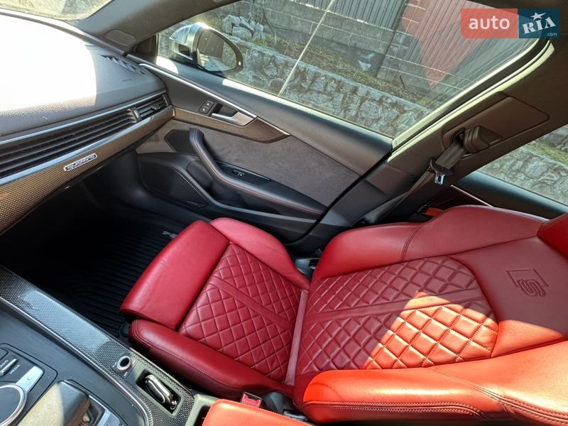 Седан Audi S4 2018 в Днепре