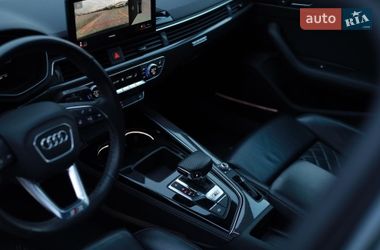 Седан Audi S4 2022 в Львове