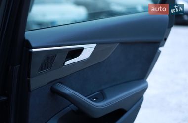 Седан Audi S4 2022 в Львове