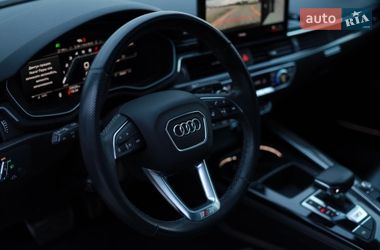Седан Audi S4 2022 в Львове