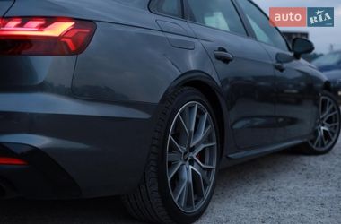 Седан Audi S4 2022 в Львове