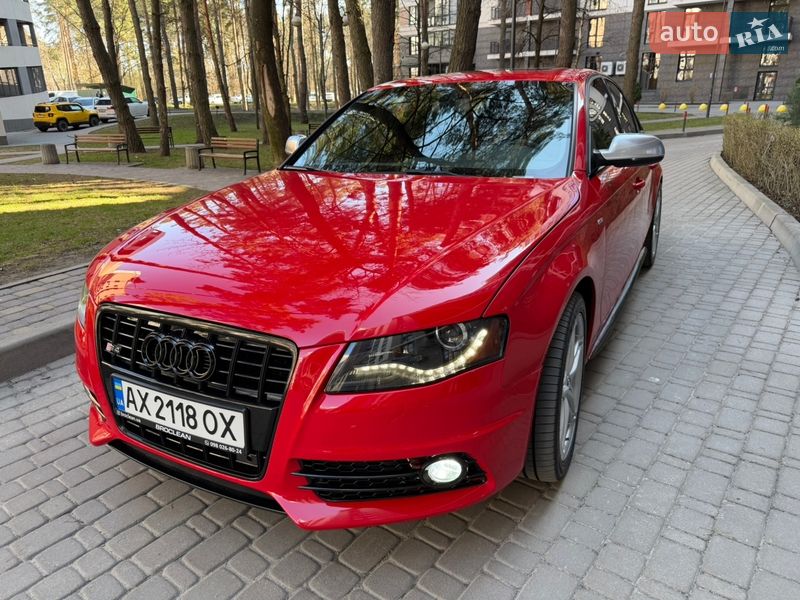 Седан Audi S4 2010 в Киеве