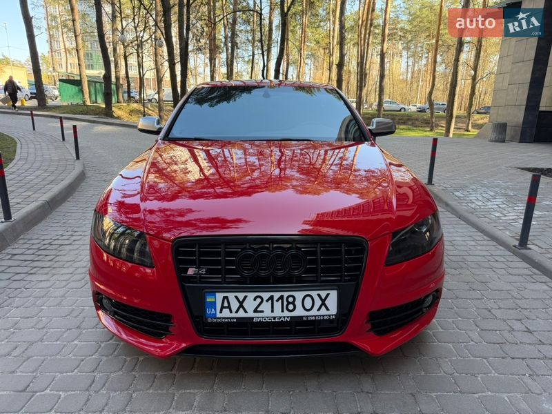 Седан Audi S4 2010 в Киеве