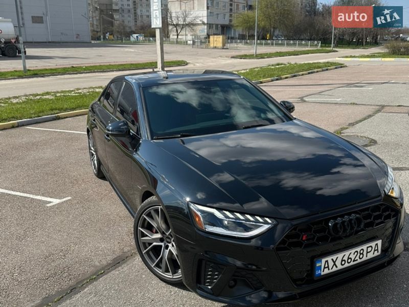 Седан Audi S4 2022 в Харькове