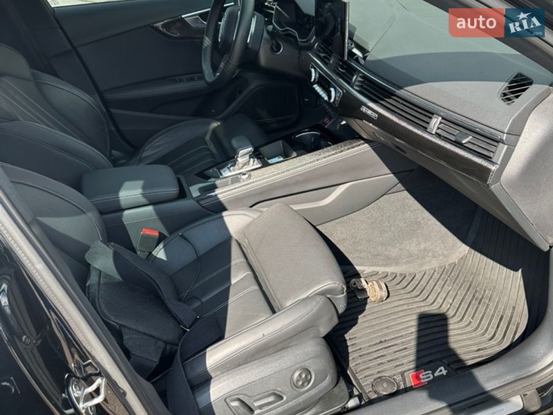 Седан Audi S4 2022 в Харькове