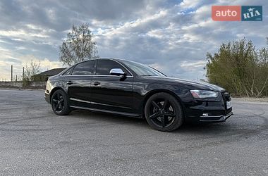 Седан Audi S4 2015 в Ровно