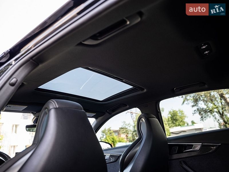 Седан Audi S4 2022 в Киеве