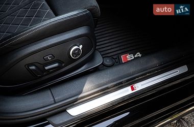 Седан Audi S4 2022 в Киеве