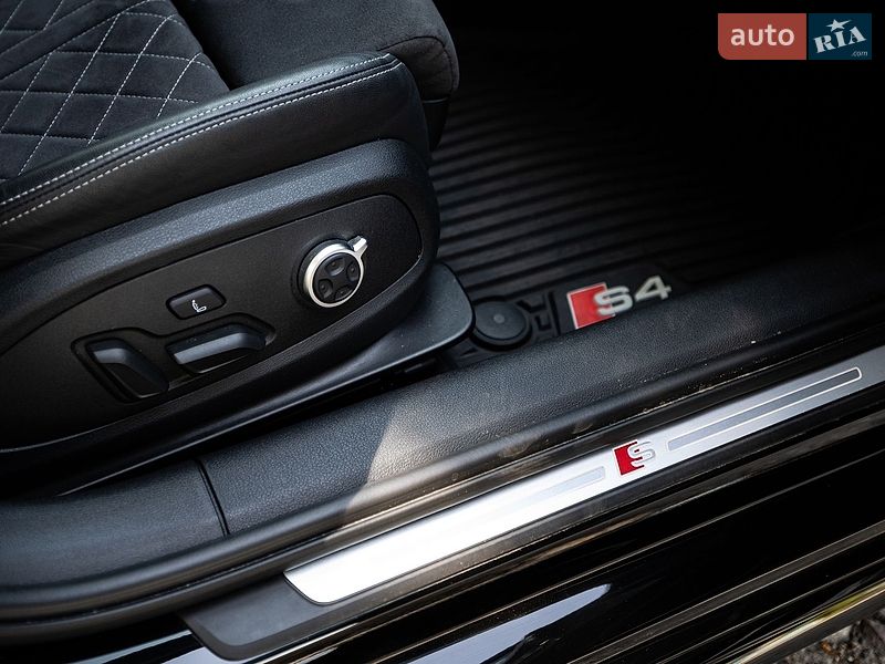 Седан Audi S4 2022 в Киеве