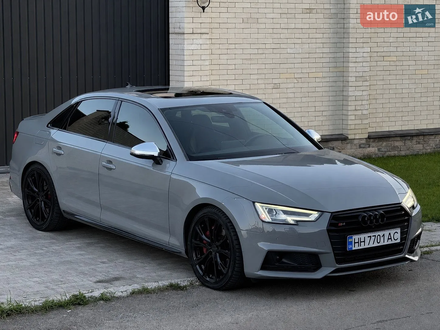 2017 Audi S4 - мініатюра 23