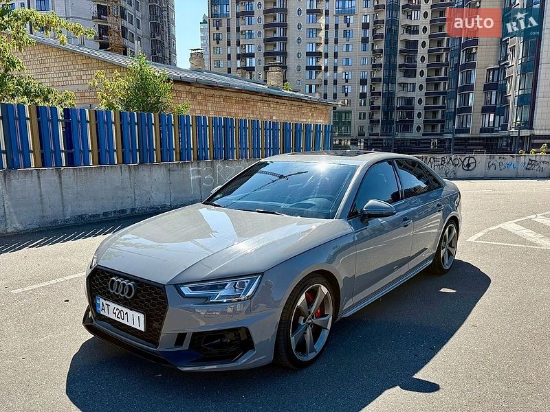 Седан Audi S4 2017 в Киеве