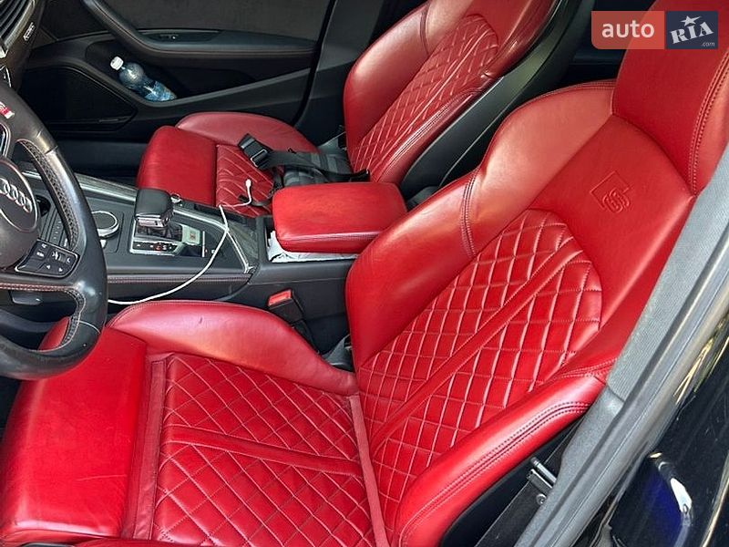 Седан Audi S4 2018 в Днепре