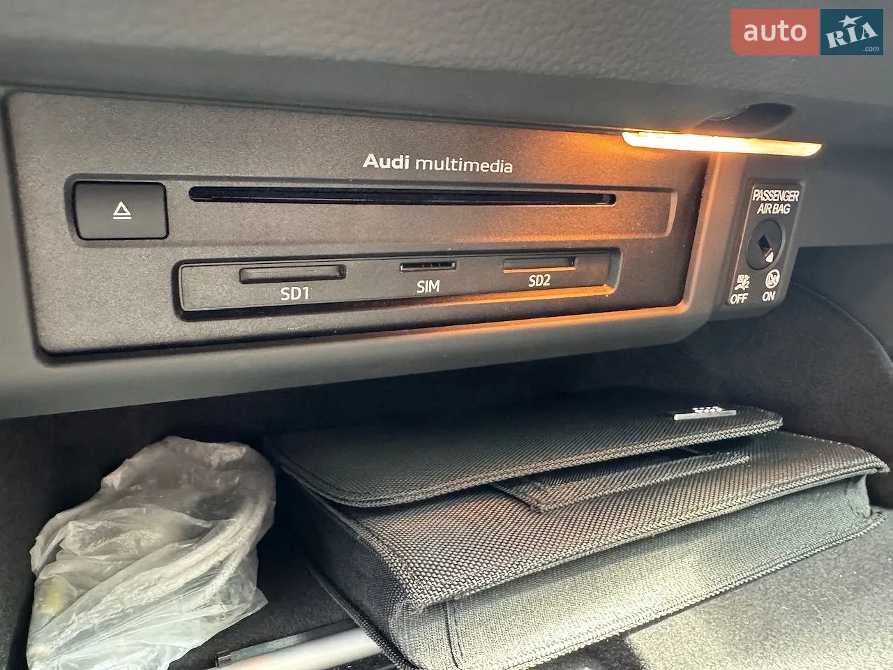 2017 Audi S4 - мініатюра 61