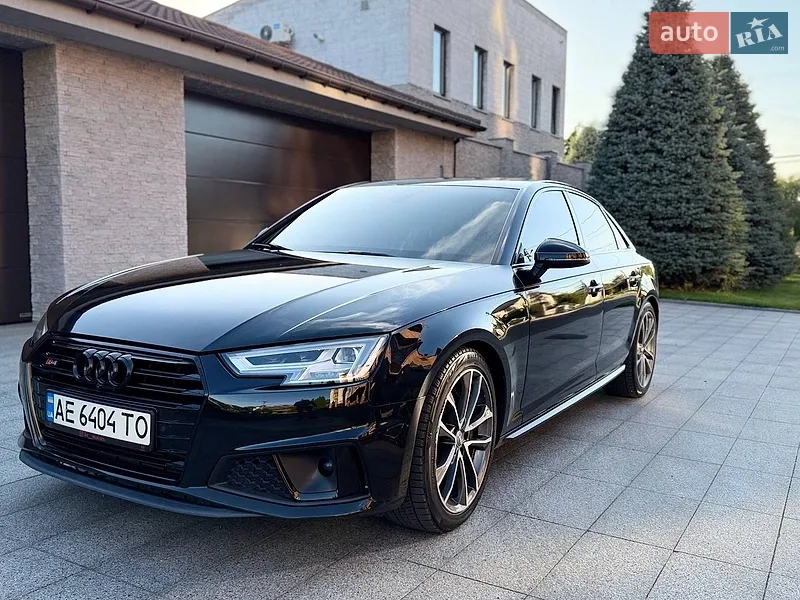 Audi S4